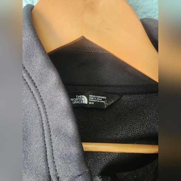 The North Face Men's Black Jacket Zip Up - Picture 3 of 11